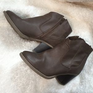 Old Navy Brown Boots
